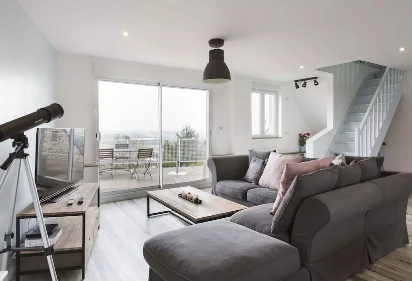 La Terrasse Du Montsaintmichel