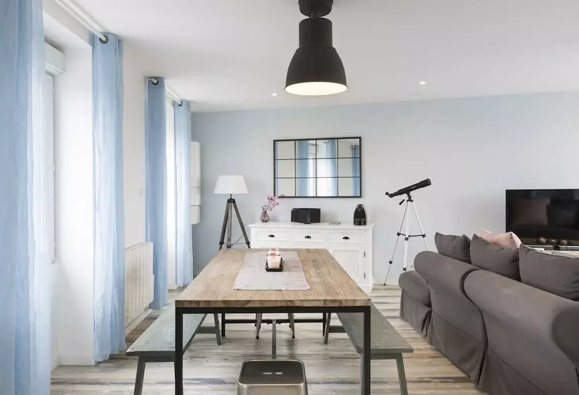 La Terrasse Du Montsaintmichel