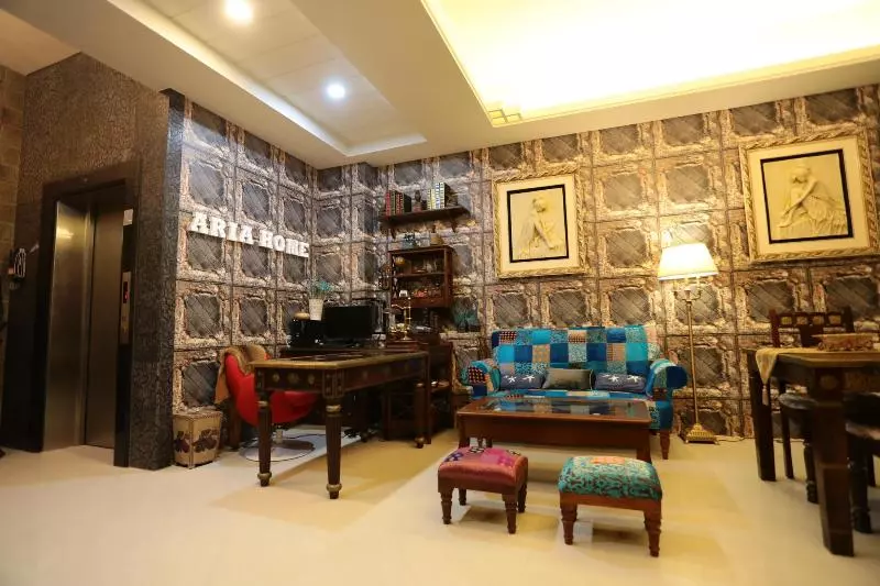 تختخواب و صبحانه Aria2 Home