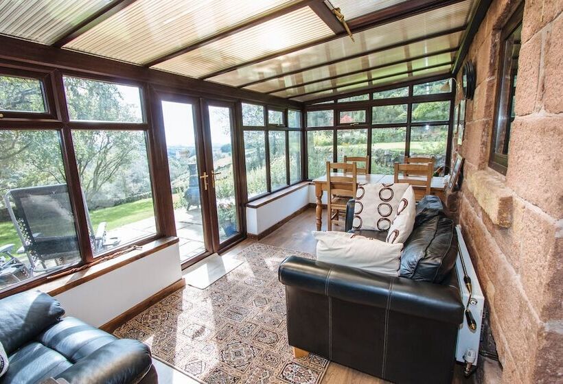 Aamiaismajoitus (B&B) Hen Cloud Cottage