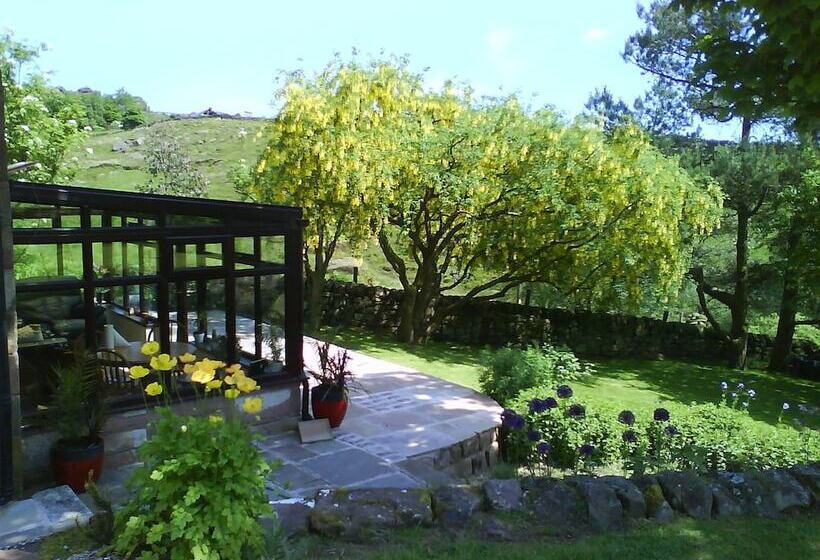 Aamiaismajoitus (B&B) Hen Cloud Cottage