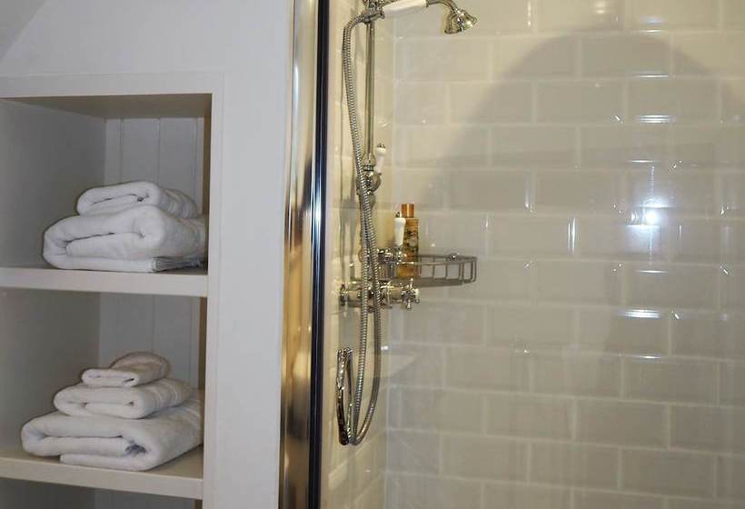 Nightingale Cottage Bed And Breakfast