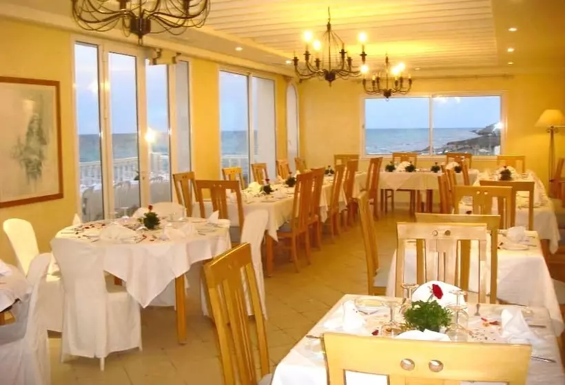 Hotelli Flamingo Beach