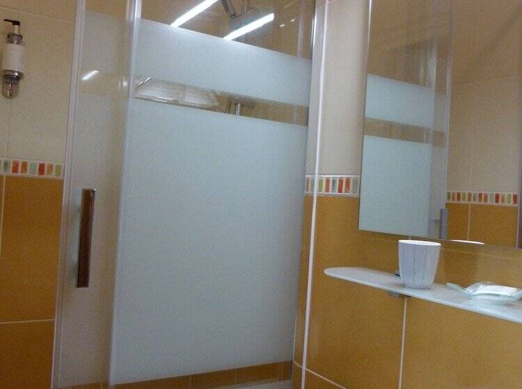 בית מלון כפרי Hôtel Le Bretagne