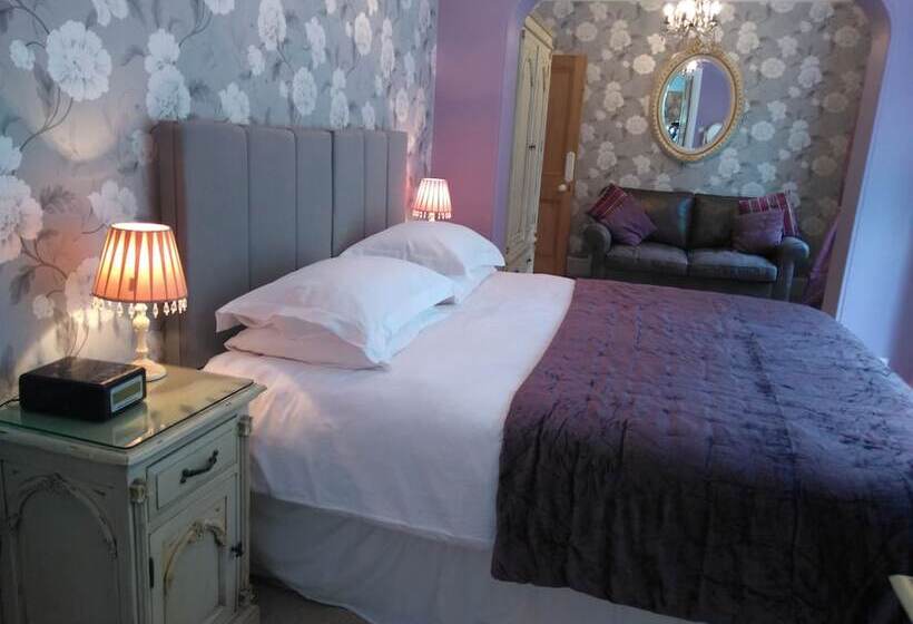 Oaklands Bed & Breakfast B&b