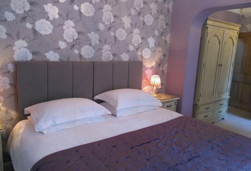 Oaklands Bed & Breakfast B&b