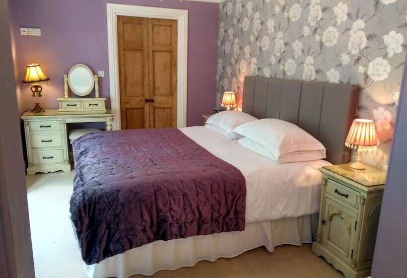 Oaklands Bed & Breakfast B&b