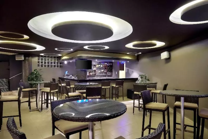 Protea Hotel By Marriott Kampala Skyz