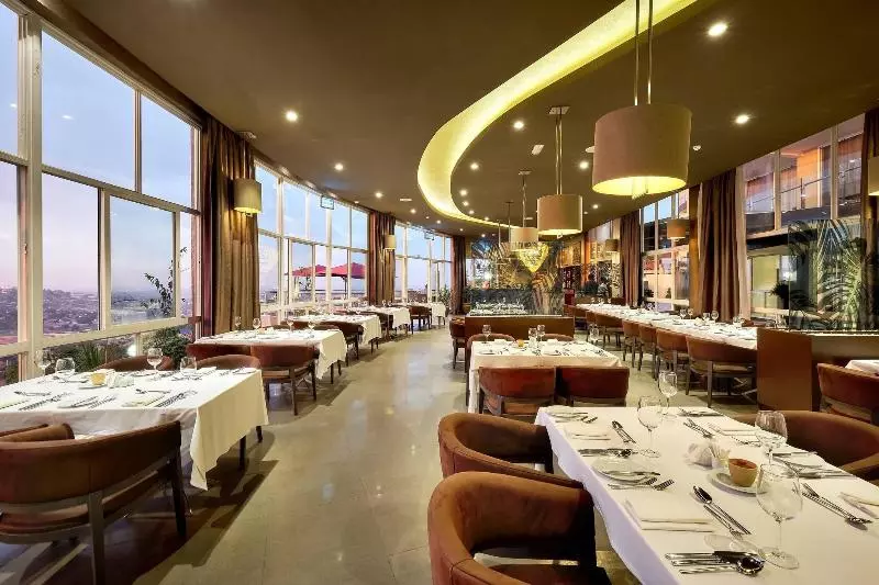 Protea Hotel By Marriott Kampala Skyz