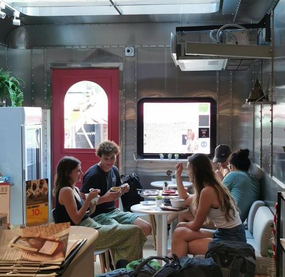 هاستل Tales Khaosan