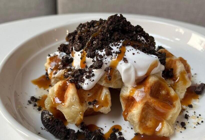 هاستل Tales Khaosan