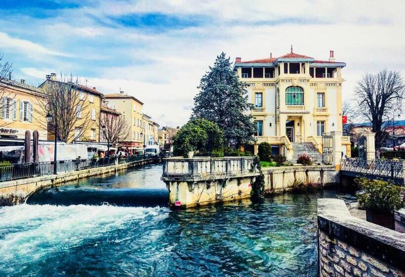 تختخواب و صبحانه Domaine De La Brave