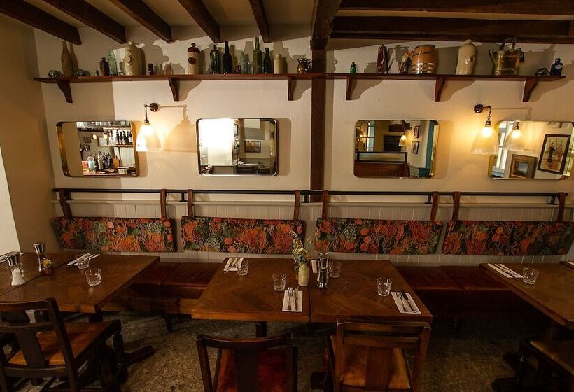 فندق فئة نجمة واحدة The West Bay