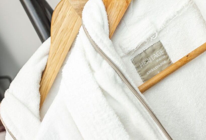 فندق فئة نجمة واحدة The West Bay