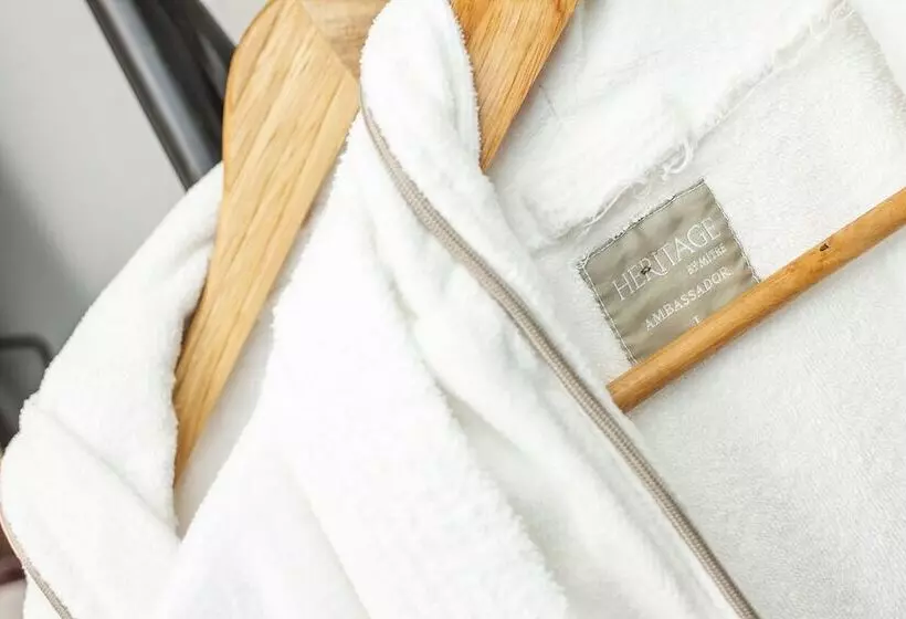 簡易ホテル The West Bay