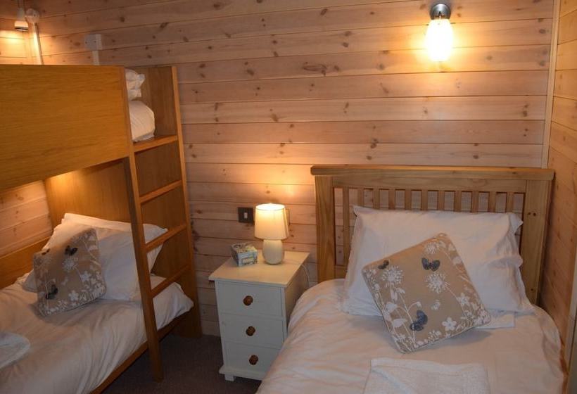 Otel Fritton Lake Retreats