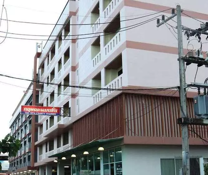 ホテル Kritsana Mansion