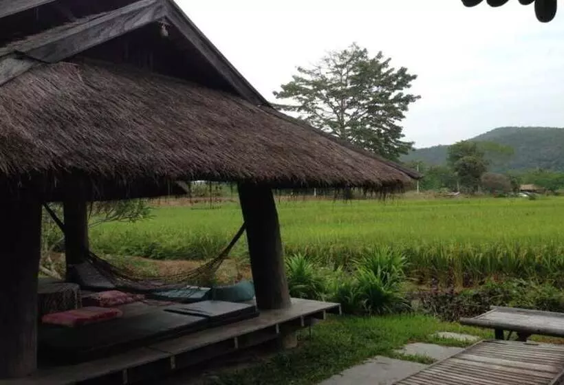 Hotelli Pai Chan Cottage & Cuisine