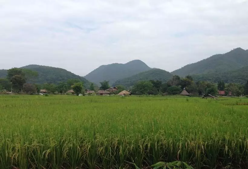 Hotelli Pai Chan Cottage & Cuisine