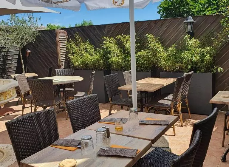 Hotelli Restaurant Creperie Du Chateau