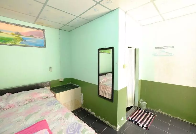 Hotelli Sangthong Resort