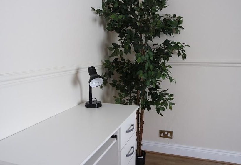 ペンション Jaylets Budget Earl Shilton