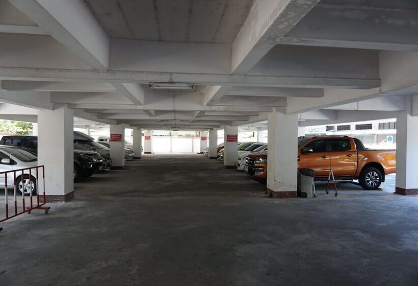 Premier Hotel Nakhonsithammarat