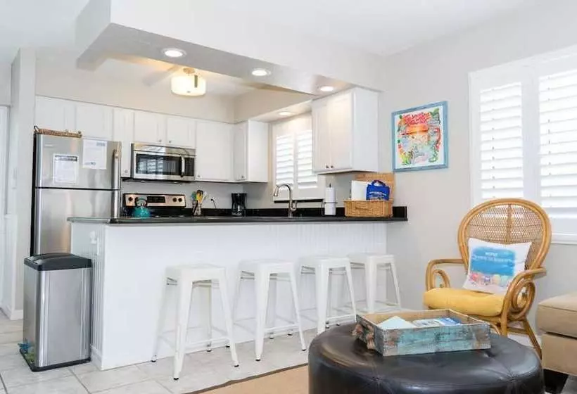 Am Beach Place Unit 3