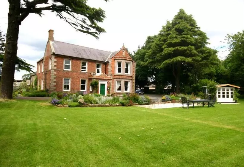 ベッドアンドブレックファースト Broomhouse Farmhouse