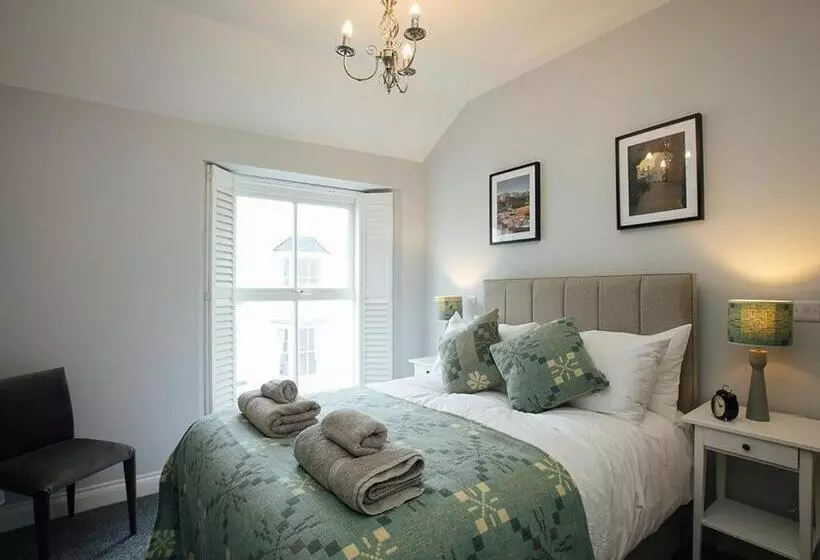 تختخواب و صبحانه The Townhouse