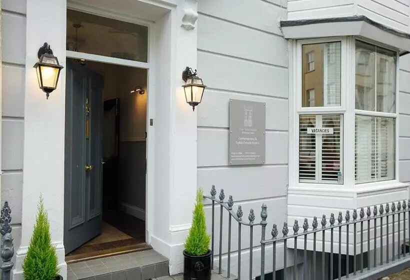 تختخواب و صبحانه The Townhouse