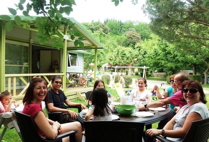 فندق Camping Des Sources