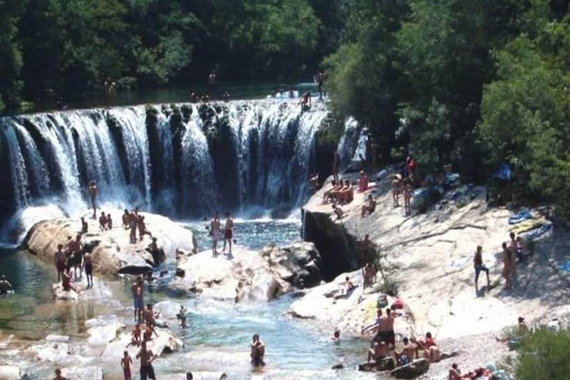 فندق Camping Des Sources