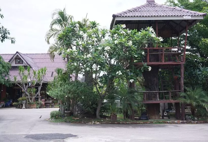 هتل Panichat Resort