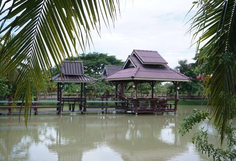 בית מלון כפרי Panichat Resort