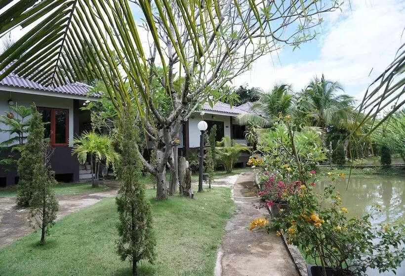 هتل Panichat Resort