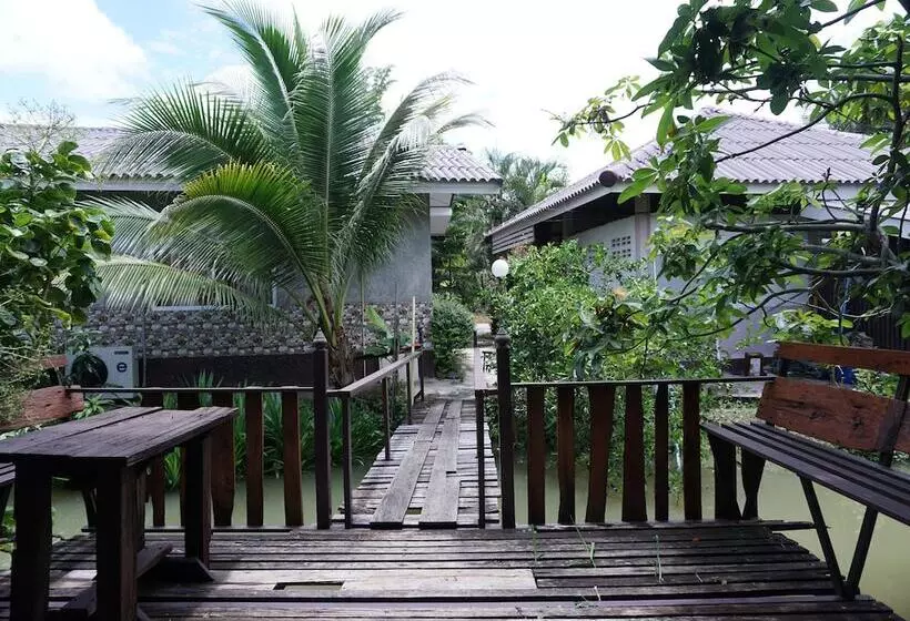 هتل Panichat Resort