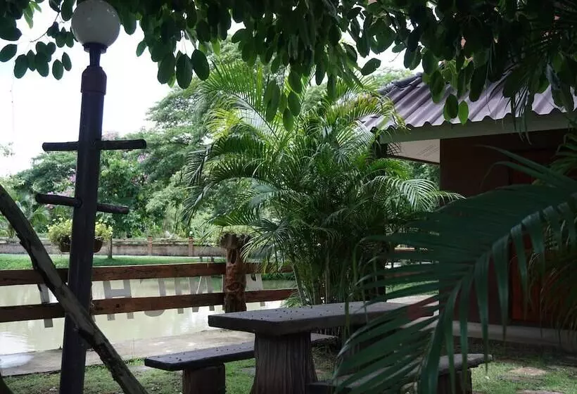 هتل Panichat Resort