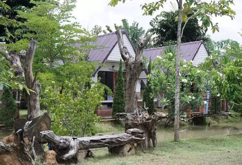 هتل Panichat Resort