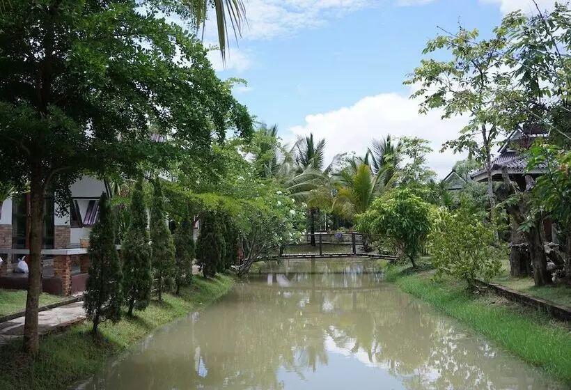 هتل Panichat Resort