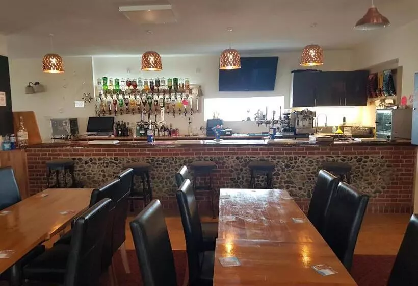 ホテル The Cliff Top Inn