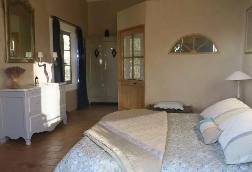 Le Clos D Estellan  Gites