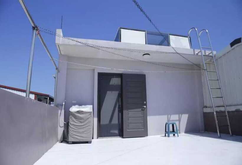 Parkinglot B&b Hostel