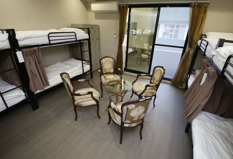 Parkinglot B&b Hostel