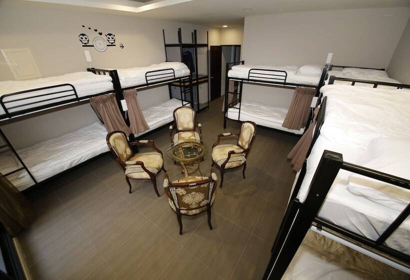 Parkinglot B&b Hostel