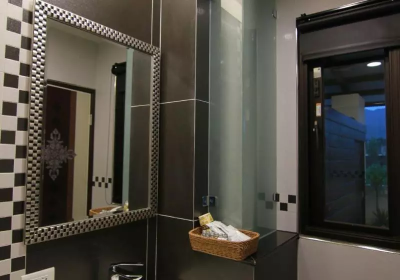 پانسیون 85 Asia