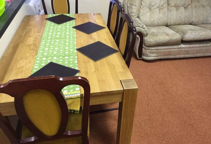 بنسيون Adelaide House