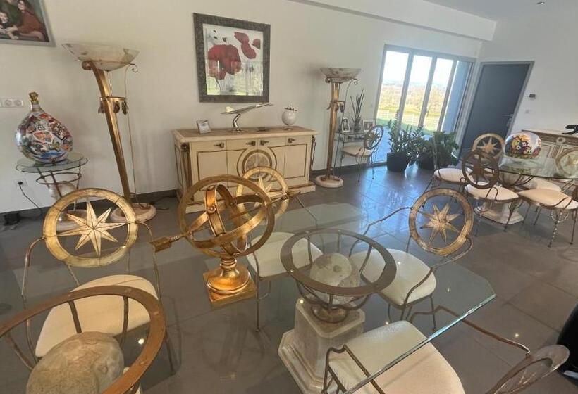 פנסיון Domaine Georges V