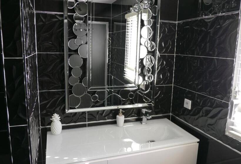 פנסיון Domaine Georges V