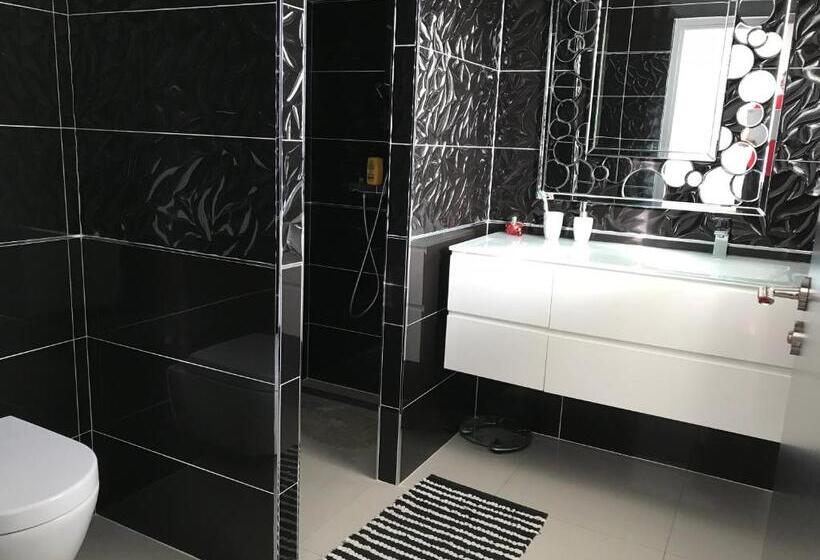 פנסיון Domaine Georges V